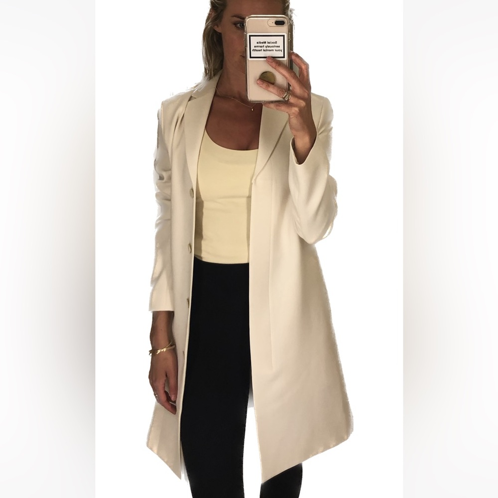 NWT THEORY $595 Classic Crepe Straight Coat in Rice Size 0